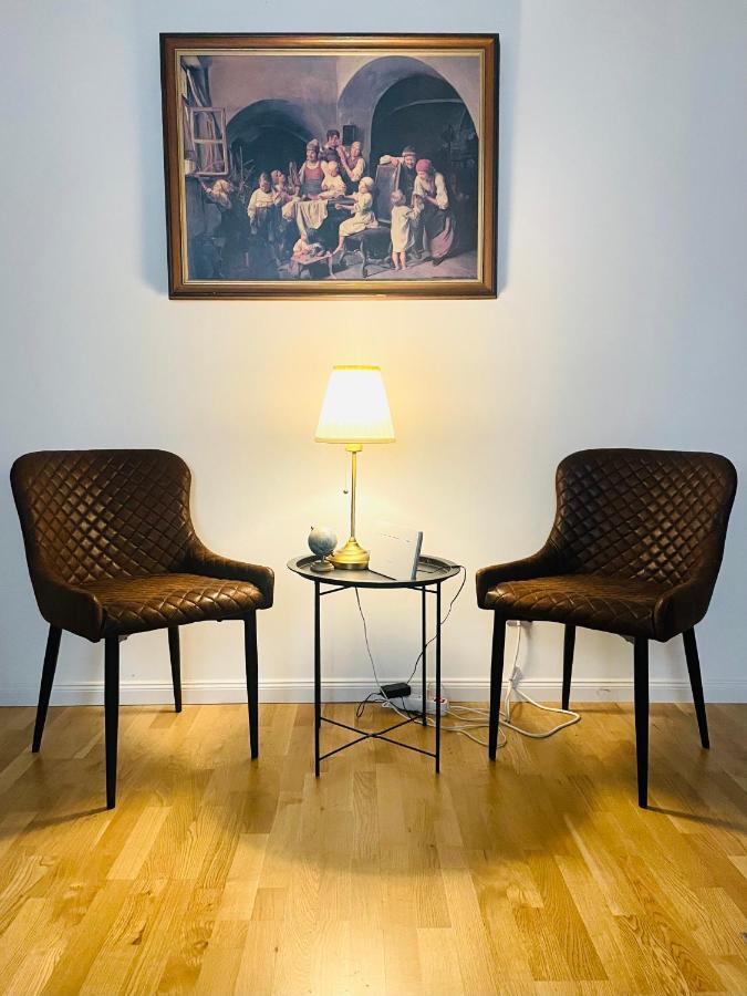Direct City Center-Privat Rooms-5 Minutes Mariahilferstrasse Vienna Exterior photo