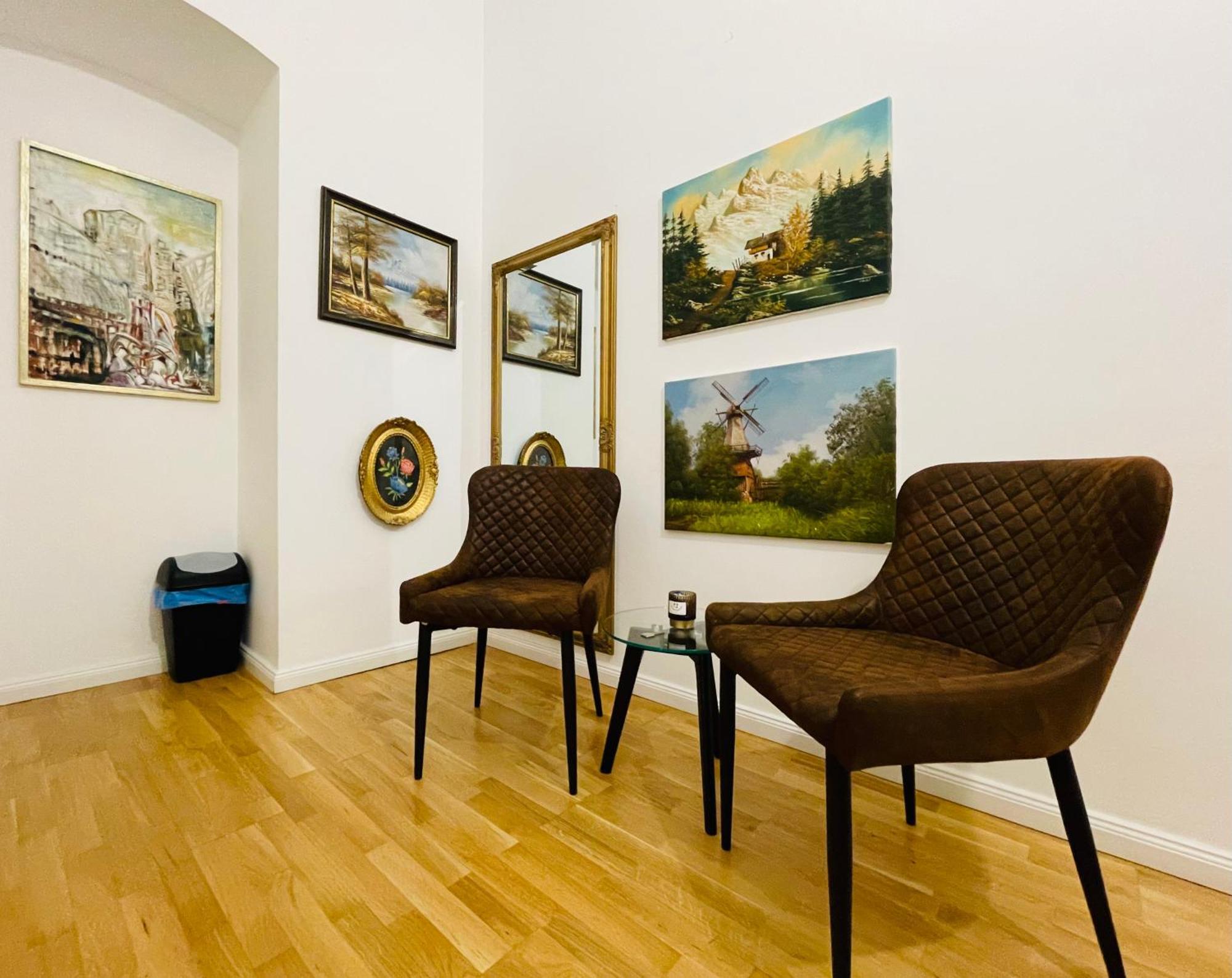 Direct City Center-Privat Rooms-5 Minutes Mariahilferstrasse Vienna Exterior photo